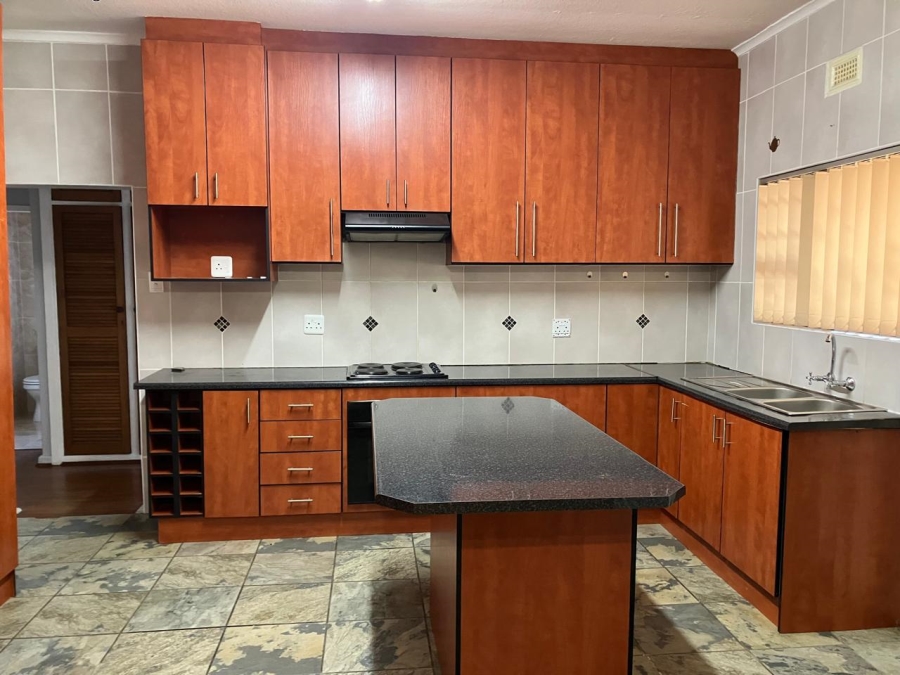 To Let 2 Bedroom Property for Rent in Mosel Eastern Cape